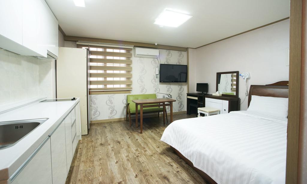 Tamragio Residence Hotel Jeju Buitenkant foto