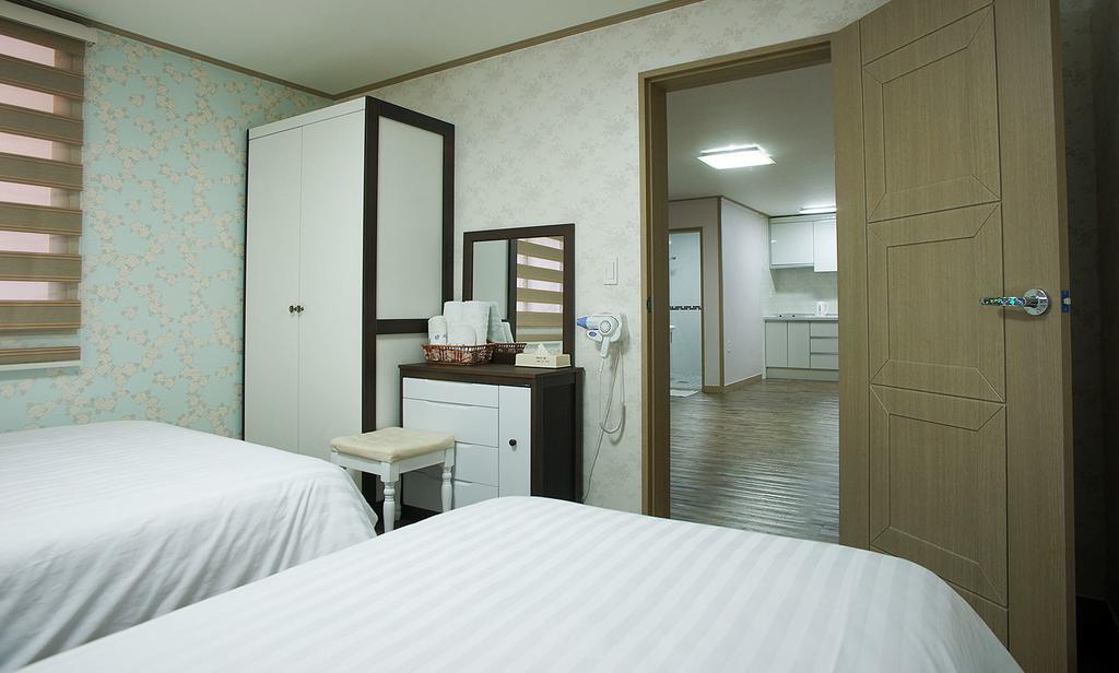 Tamragio Residence Hotel Jeju Buitenkant foto