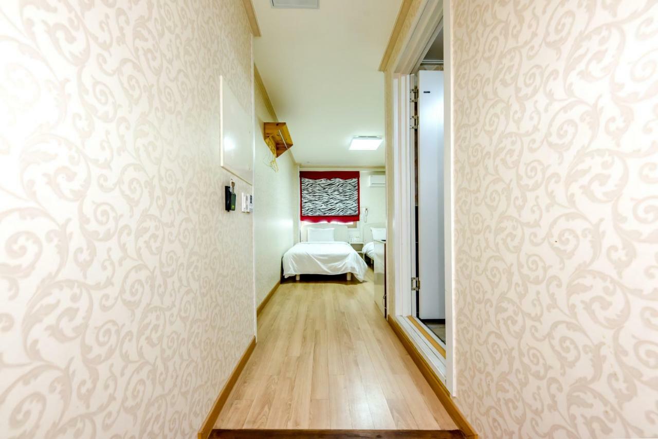 Tamragio Residence Hotel Jeju Buitenkant foto