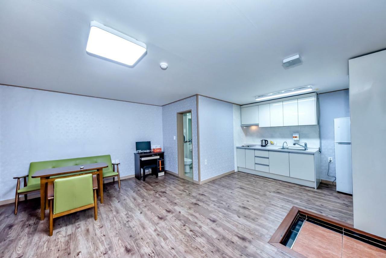 Tamragio Residence Hotel Jeju Buitenkant foto