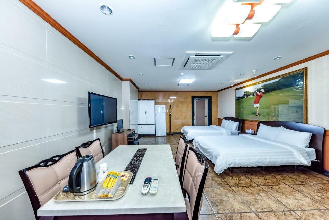 Tamragio Residence Hotel Jeju Buitenkant foto