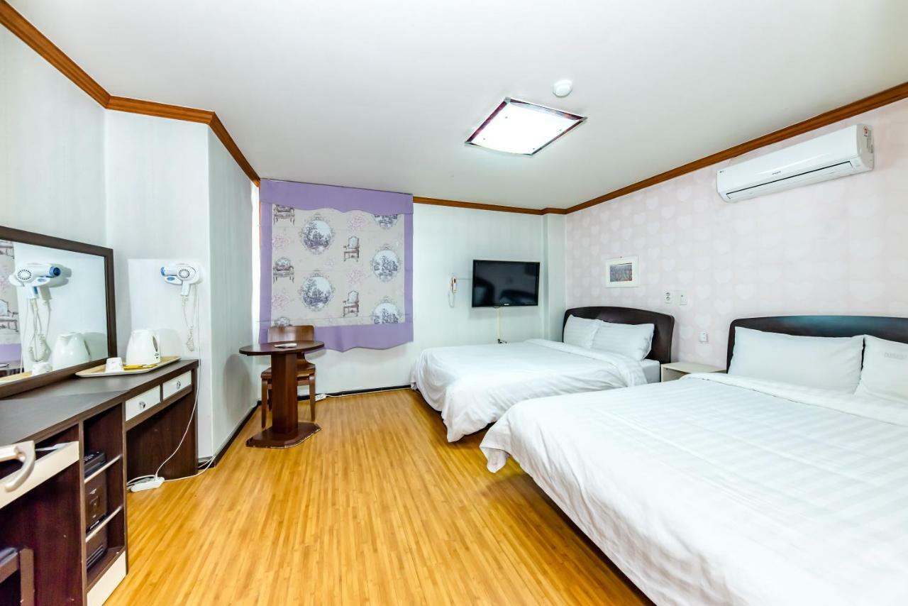 Tamragio Residence Hotel Jeju Buitenkant foto