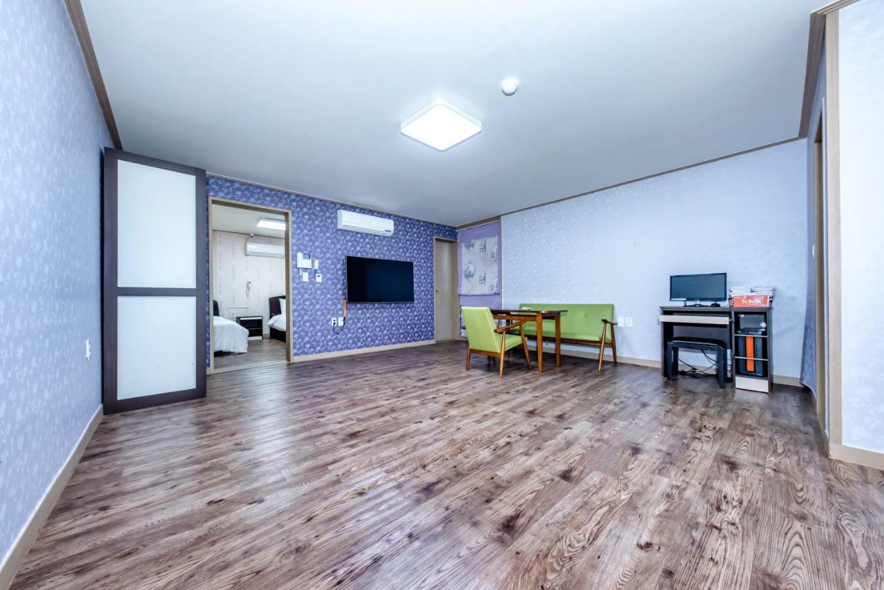 Tamragio Residence Hotel Jeju Buitenkant foto