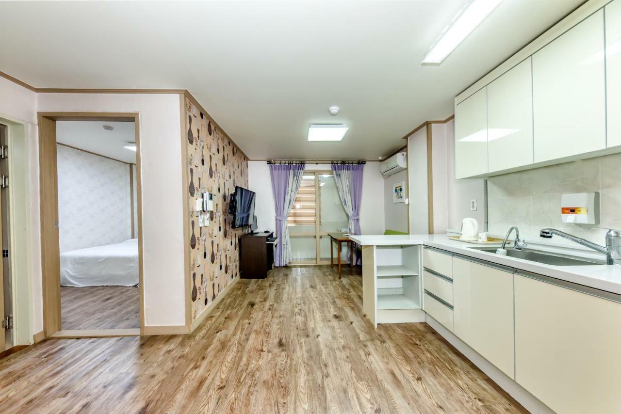 Tamragio Residence Hotel Jeju Buitenkant foto