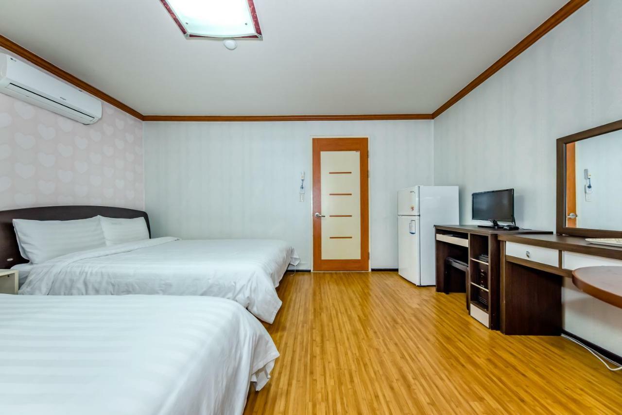 Tamragio Residence Hotel Jeju Buitenkant foto