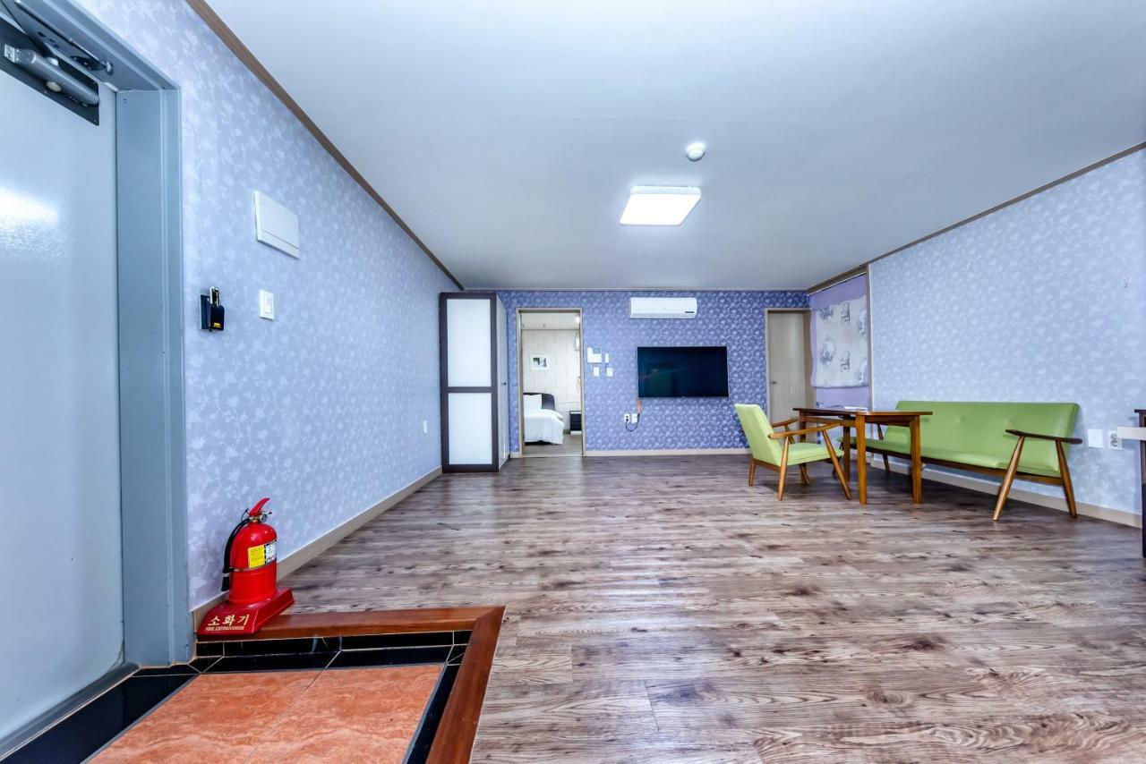 Tamragio Residence Hotel Jeju Buitenkant foto
