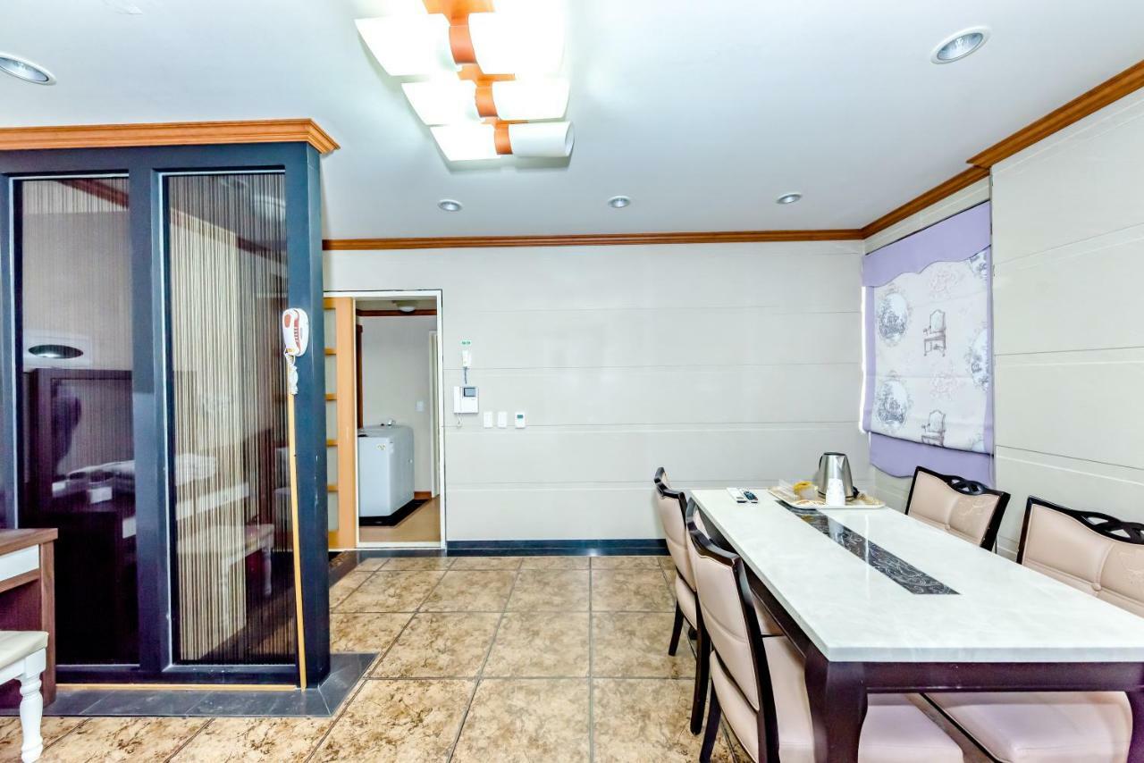 Tamragio Residence Hotel Jeju Buitenkant foto