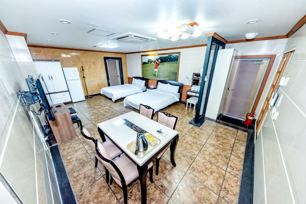 Tamragio Residence Hotel Jeju Buitenkant foto