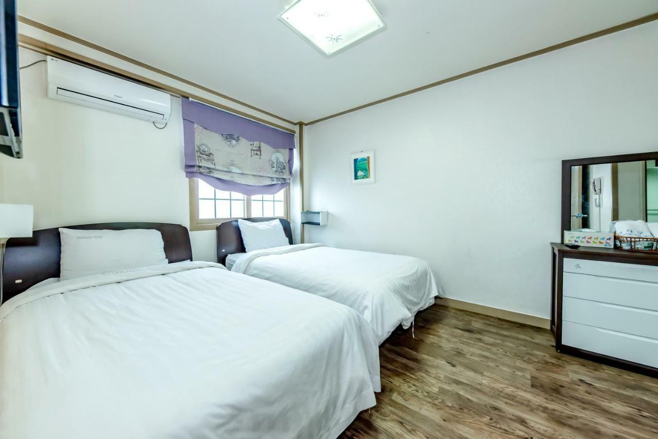 Tamragio Residence Hotel Jeju Buitenkant foto