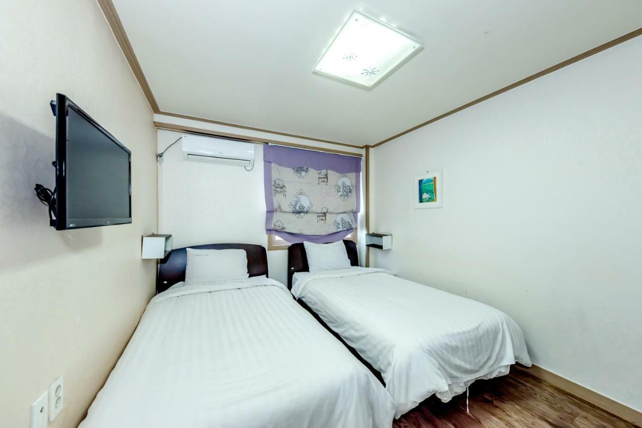 Tamragio Residence Hotel Jeju Buitenkant foto