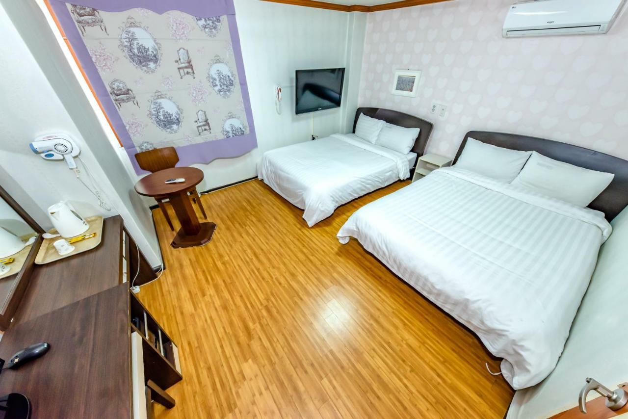 Tamragio Residence Hotel Jeju Buitenkant foto